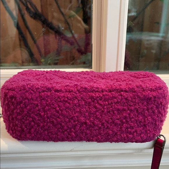 Tory Burch Willa Boucle Quilted Crossbody Bag - Picture 6 of 9